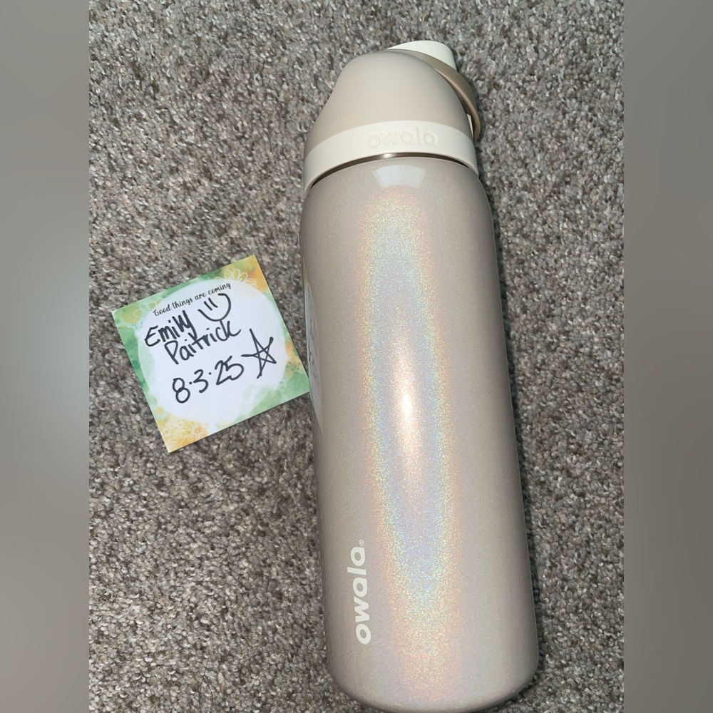 ⭐️Holiday Magic 32oz Owala⭐️